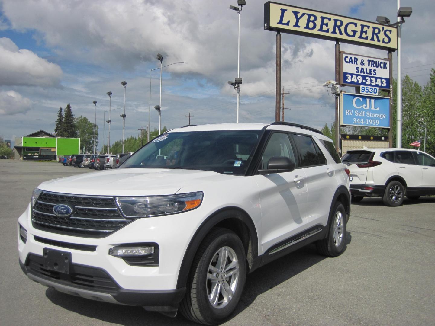 2023 white /black Ford Explorer XLT (1FMSK8DH5PG) , automatic transmission, located at 9530 Old Seward Highway, Anchorage, AK, 99515, (907) 349-3343, 61.134140, -149.865570 - Photo#0